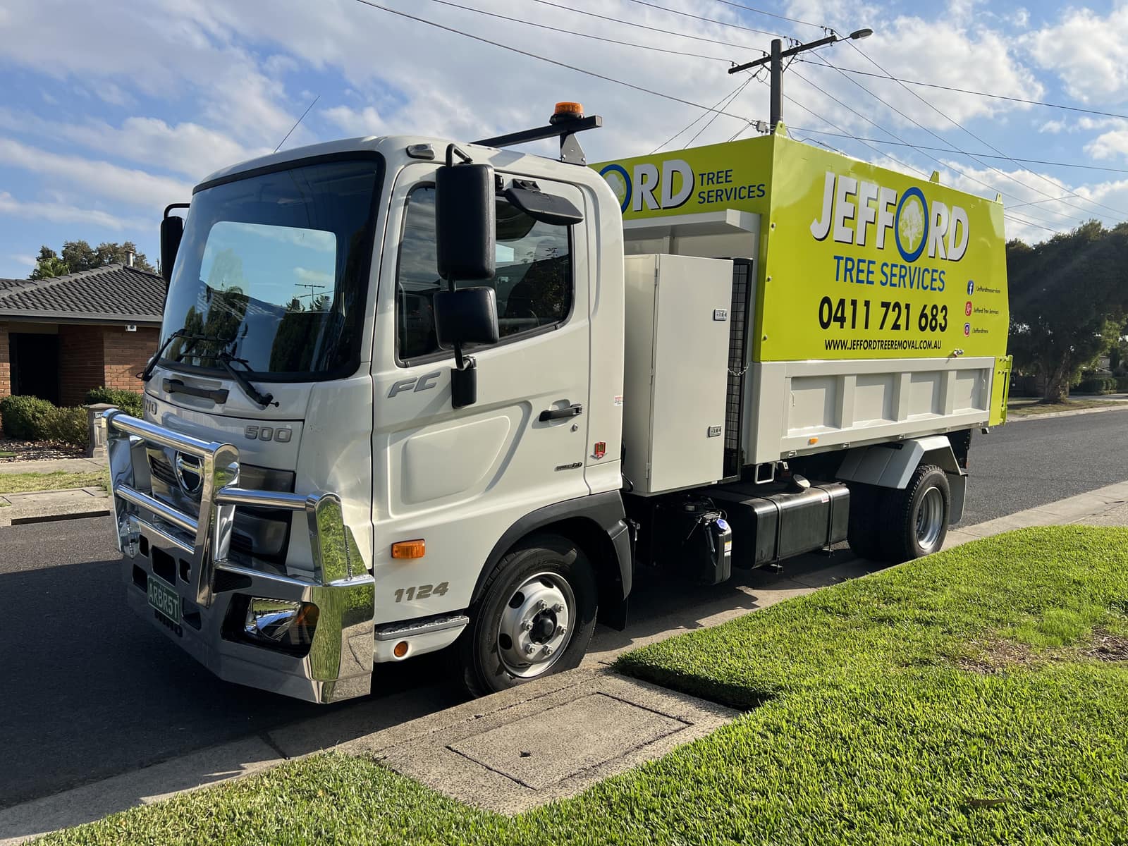 Jefford Tree Services Hino tipper truck used for woodchip and mulch